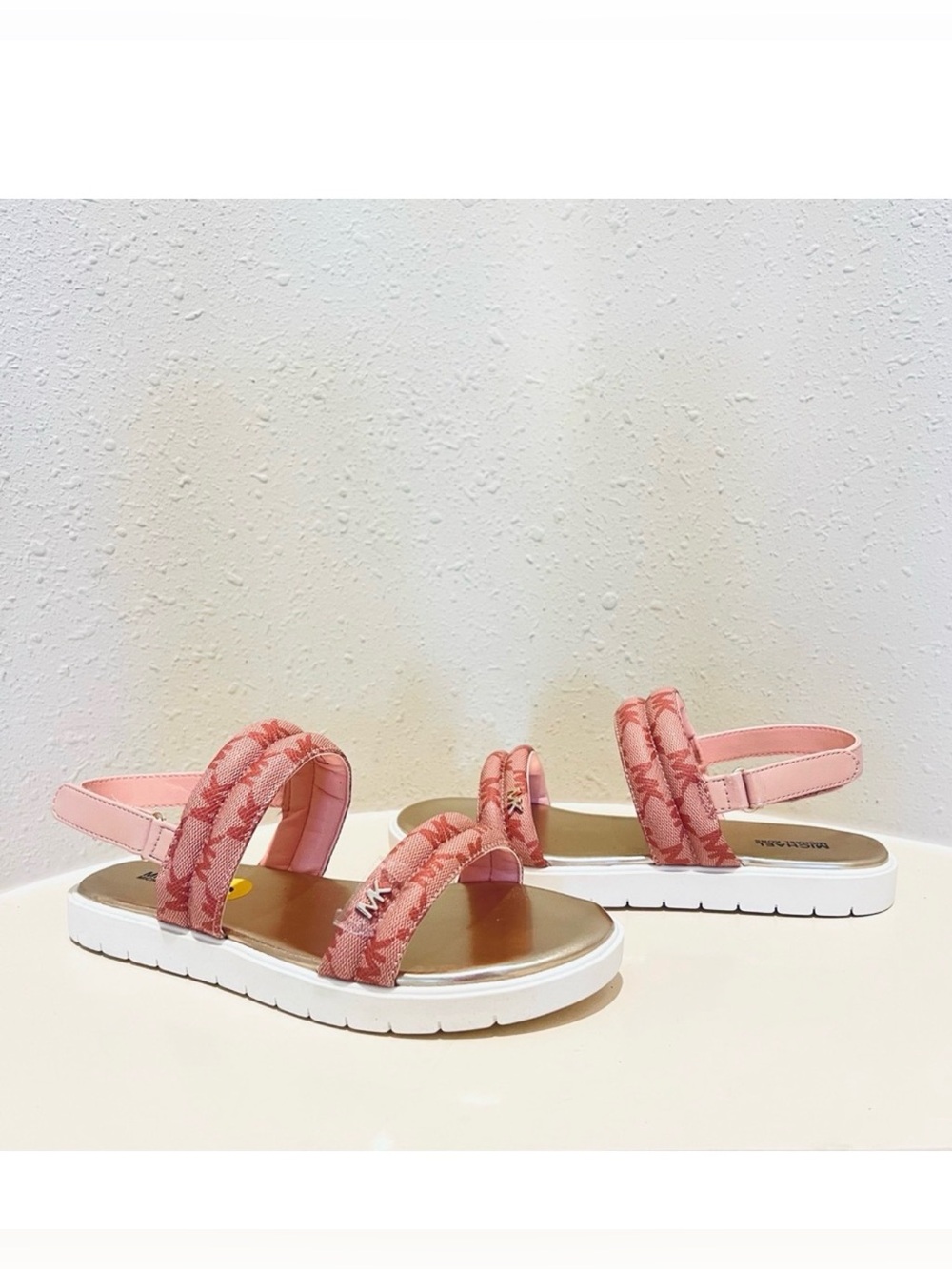 Michael Kors Signature Strap Women/Junior Pink Sandals Size W 7 J 5 NEW